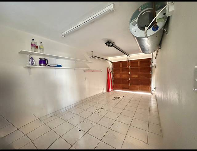 3 BEDROOM TOWNHOUSE FOR SALE IN JEFFREYS BAY CENTRAL